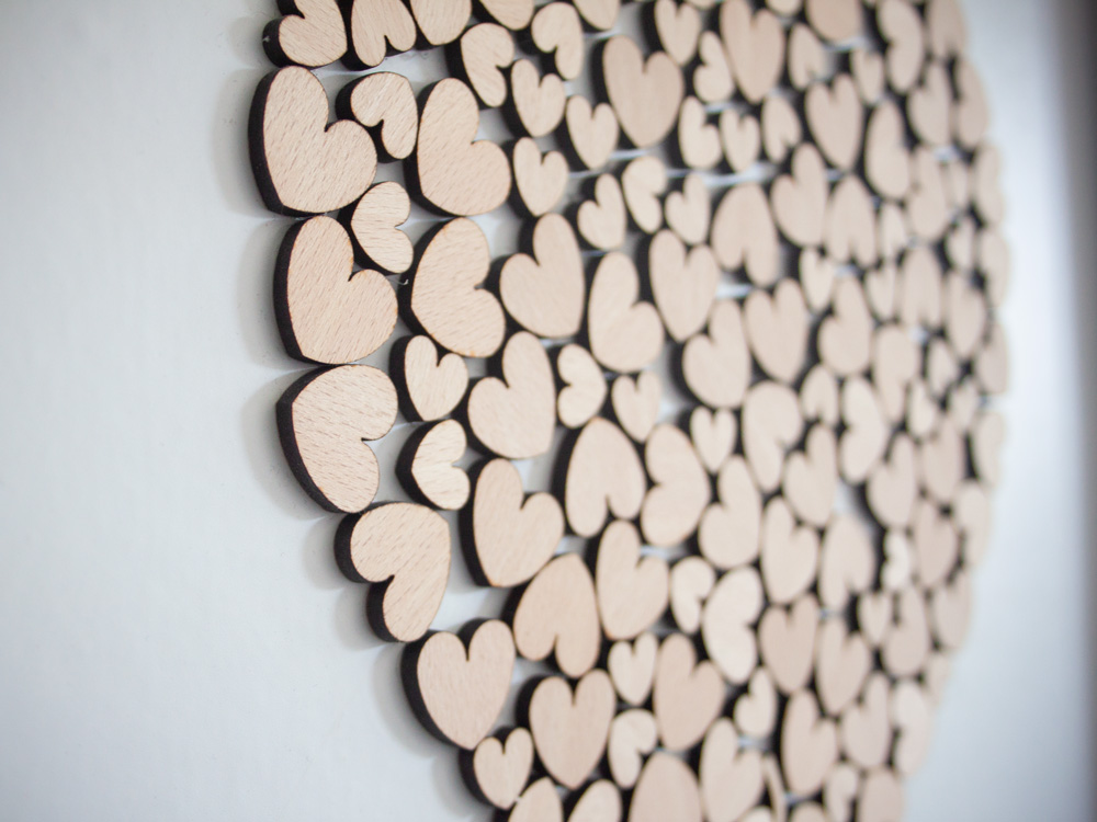 corazones-de-madera-cuadro-de-huellas
