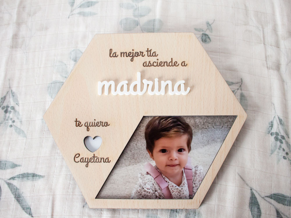 qué-regalar-a-madrina-de-un-bautizo
