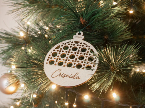 bola-de-navidad-de-madera-con-nombre