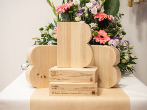 trofeo-personalizado-madera-maziza
