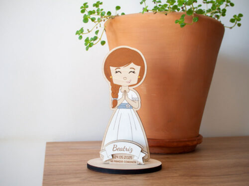 figura-de-comunión-personalizada-en-madera